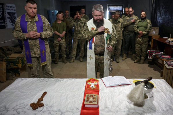 Kyiv and Moscow accuse each other of breaking Easter ceasefire