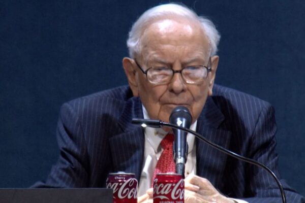 Warren Buffett announces intention to step down as CEO of Berkshire Hathaway